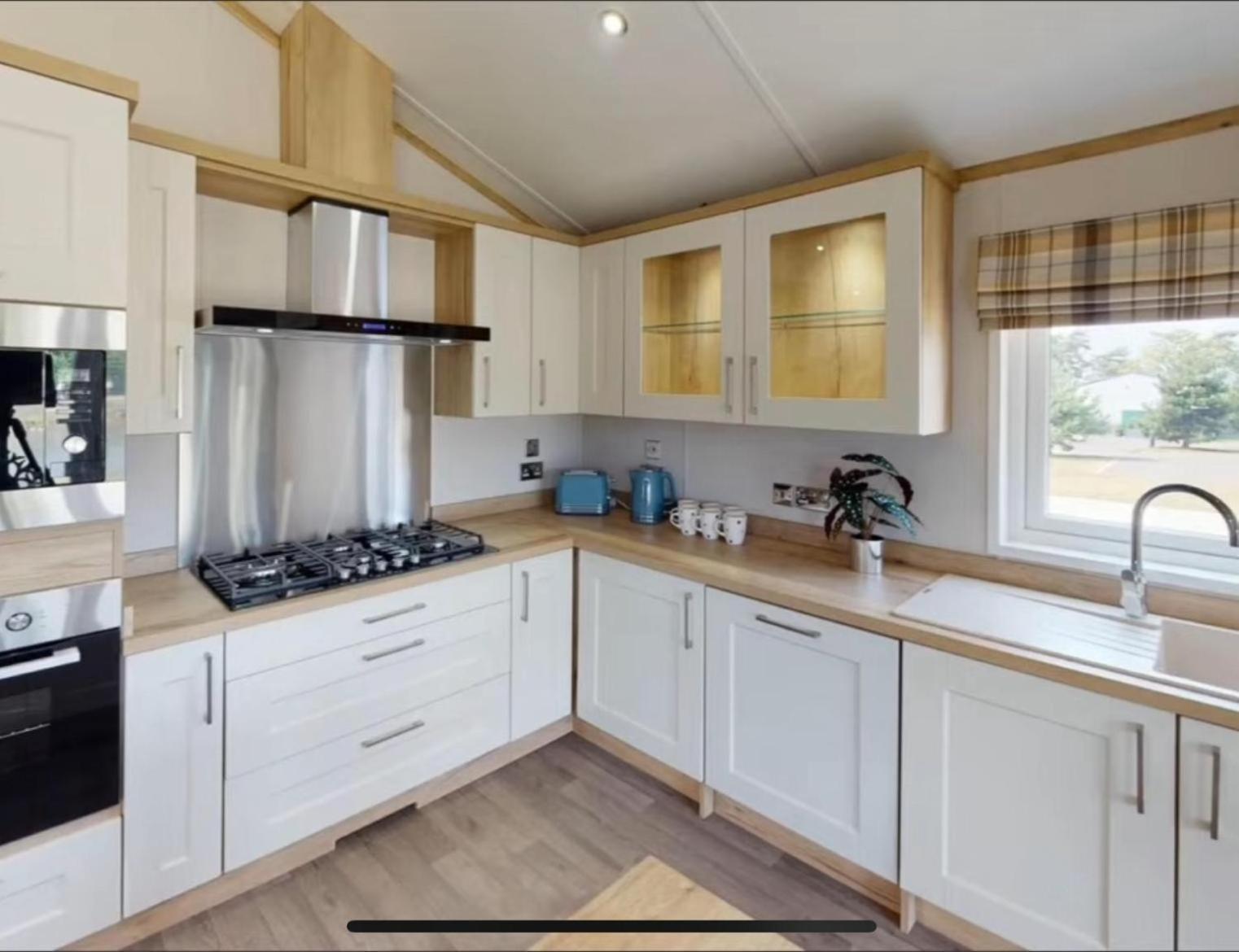 Golden Anchor - The Oakland Lodge - Coastal Caravan Breaks Chapel St. Leonards Exterior foto