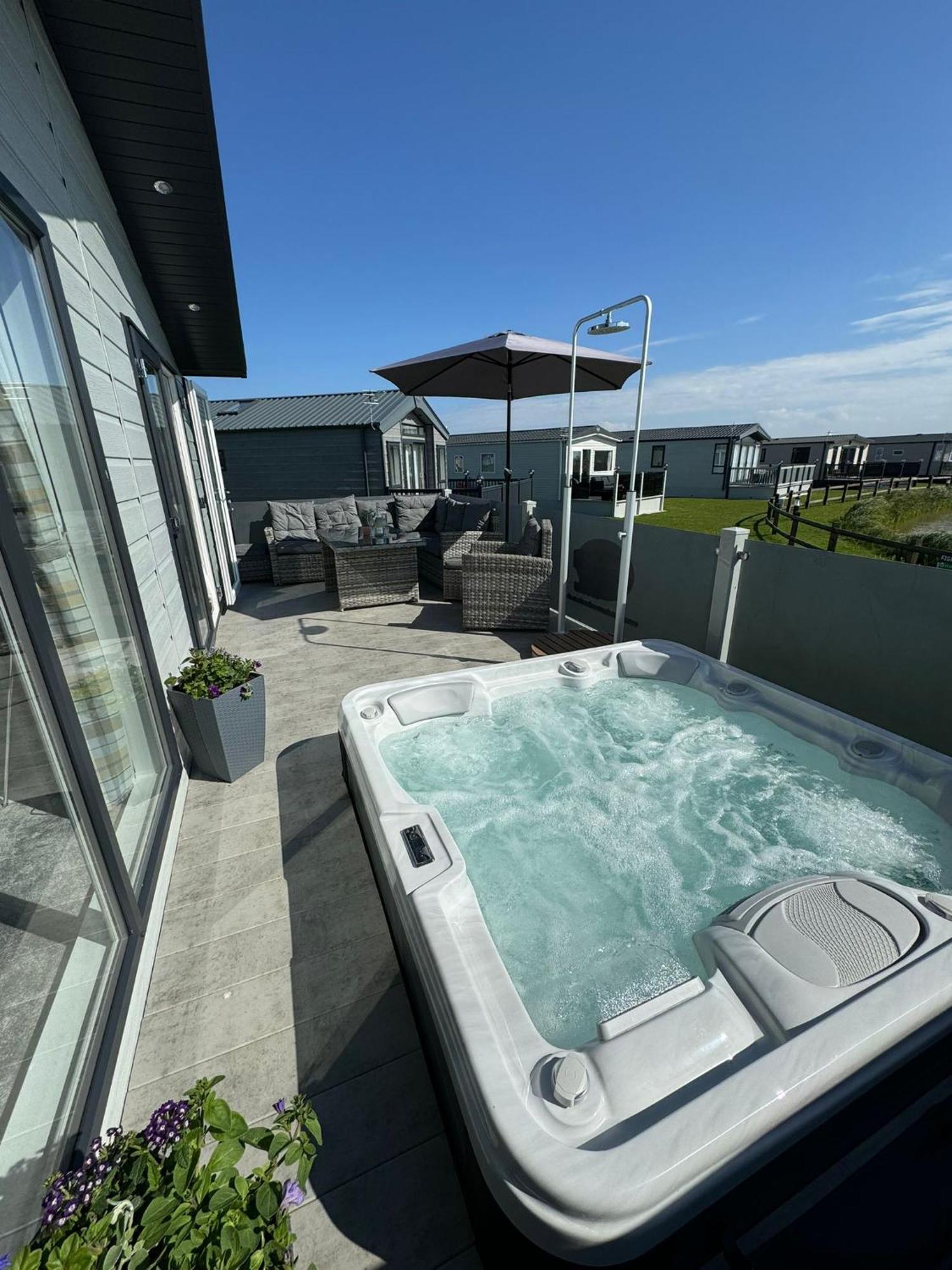 Golden Anchor - The Oakland Lodge - Coastal Caravan Breaks Chapel St. Leonards Exterior foto